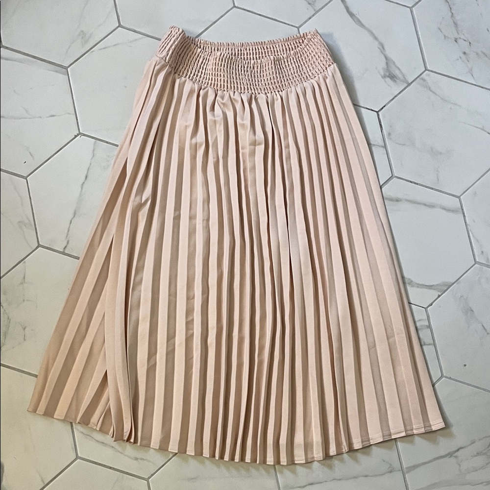 Lulu's Blush Pleated A-Line Skirt